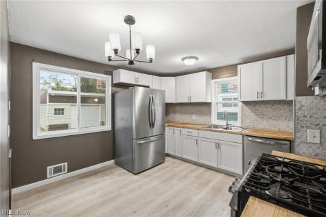 2619 Center Drive Parma OH 44134