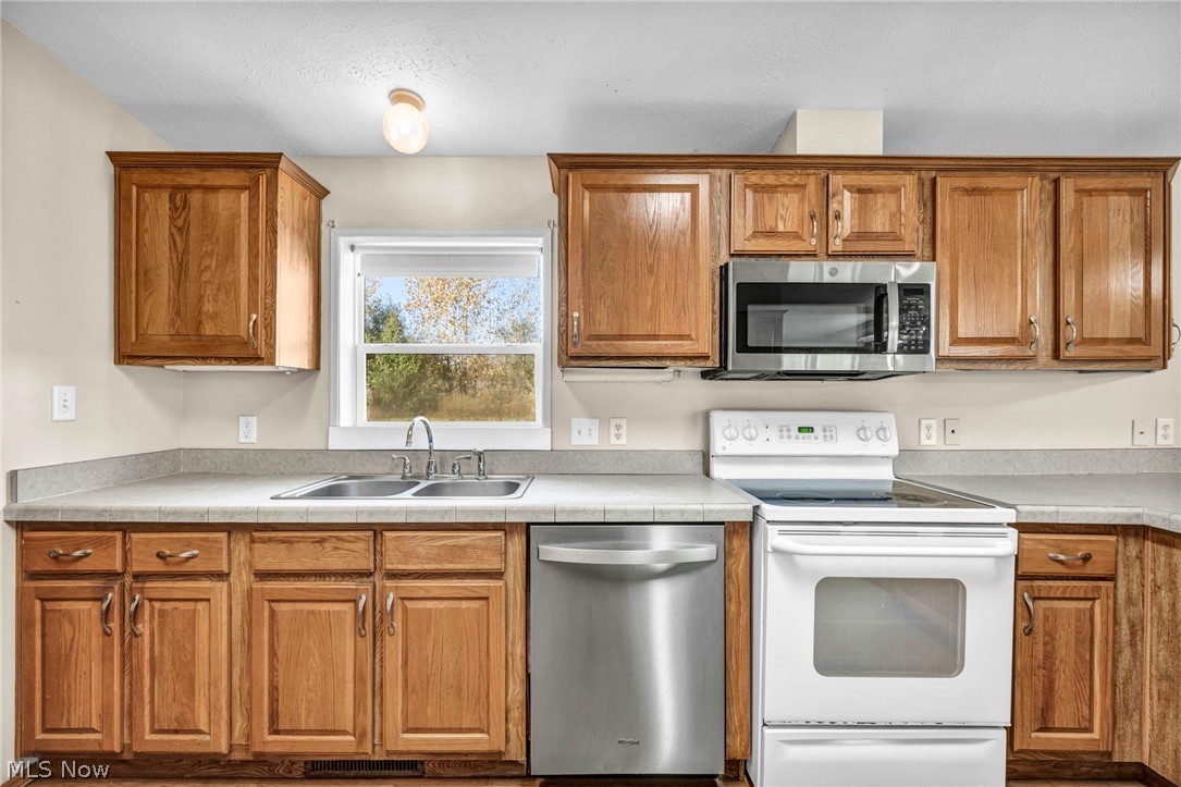 557 Chambers Road Chardon OH 44024
