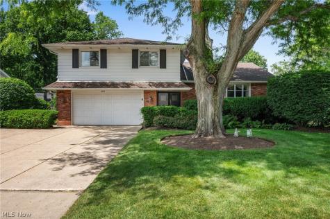 5379 Meadow Wood Boulevard Lyndhurst OH 44124