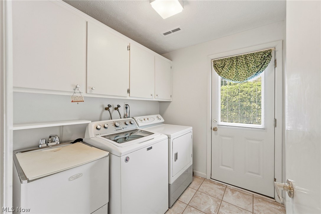 5379 Meadow Wood Boulevard Lyndhurst OH 44124