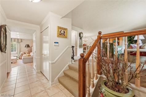 5379 Meadow Wood Boulevard Lyndhurst OH 44124