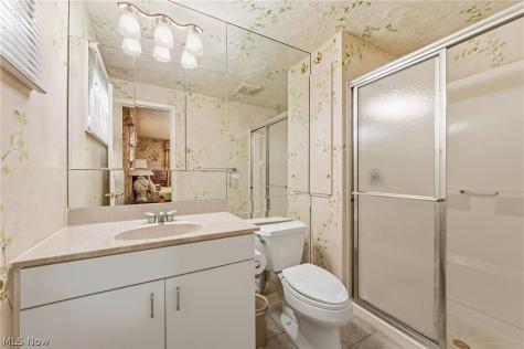 5379 Meadow Wood Boulevard Lyndhurst OH 44124