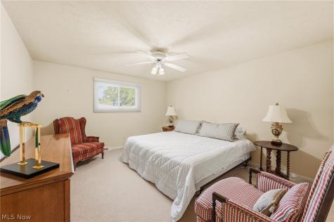 5379 Meadow Wood Boulevard Lyndhurst OH 44124