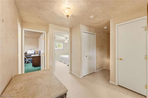 5379 Meadow Wood Boulevard Lyndhurst OH 44124