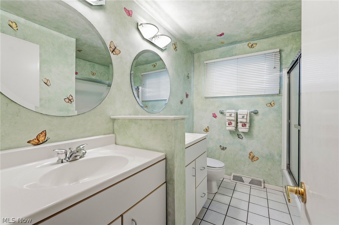 5379 Meadow Wood Boulevard Lyndhurst OH 44124