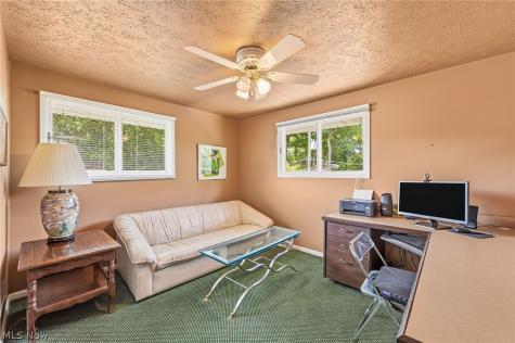 5379 Meadow Wood Boulevard Lyndhurst OH 44124