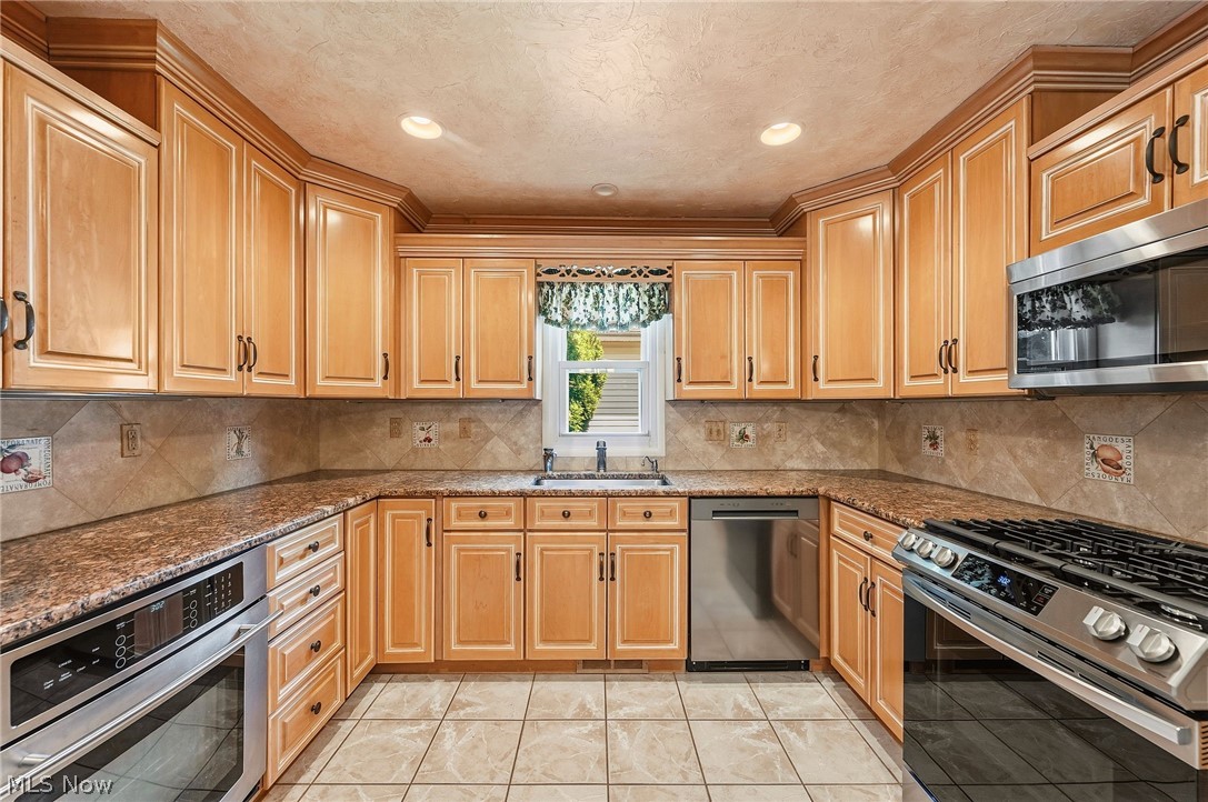 5379 Meadow Wood Boulevard Lyndhurst OH 44124
