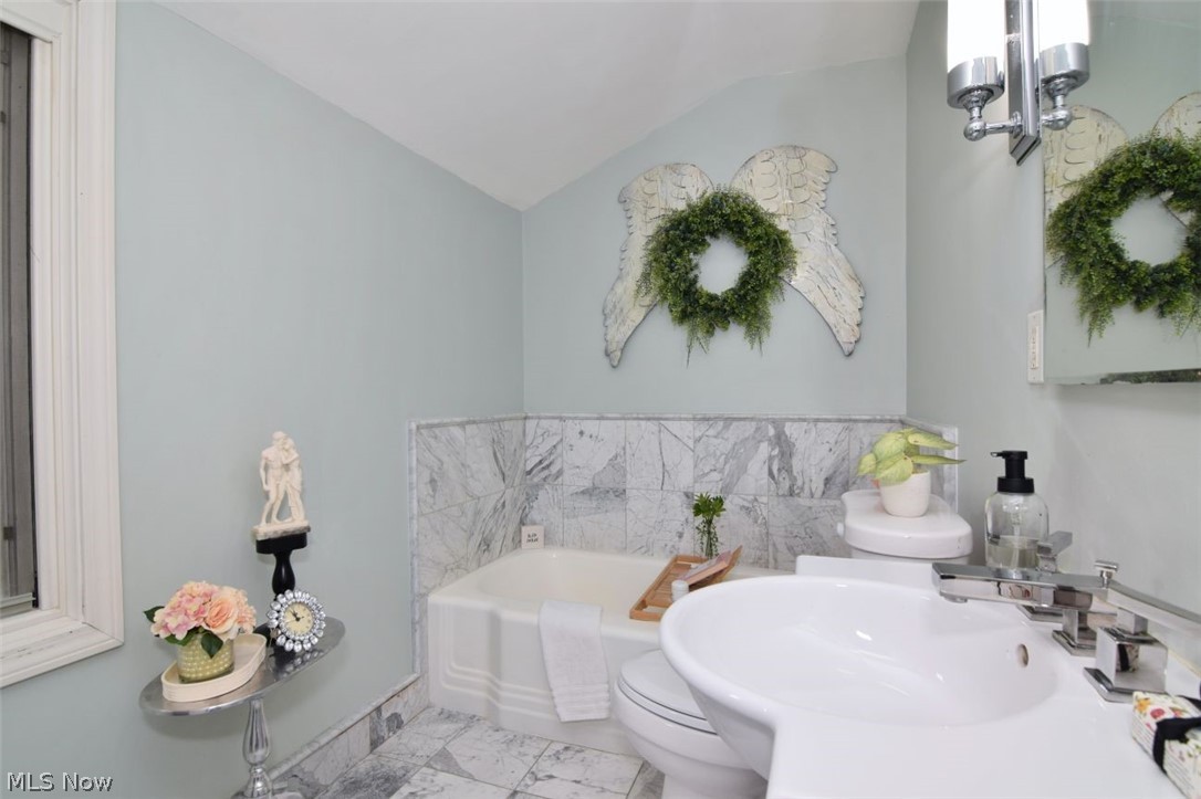 21239 Fairmount Boulevard Shaker Heights OH 44118