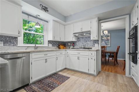 2920 Carters Grove Road Cuyahoga Falls OH 44223