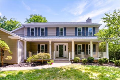 279 Ash Grove Circle Aurora OH 44202