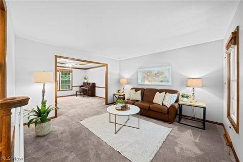 279 Ash Grove Circle Aurora OH 44202