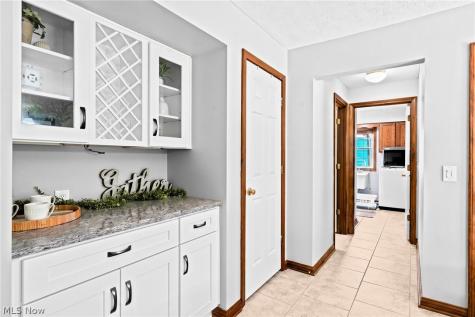 279 Ash Grove Circle Aurora OH 44202