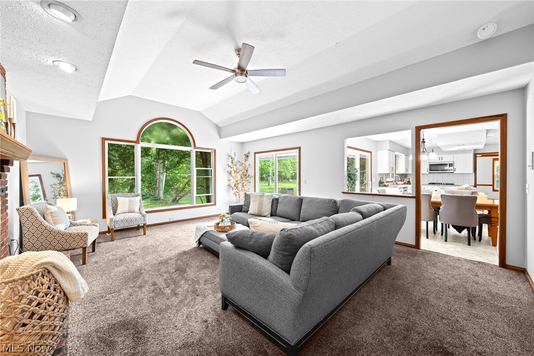 279 Ash Grove Circle Aurora OH 44202