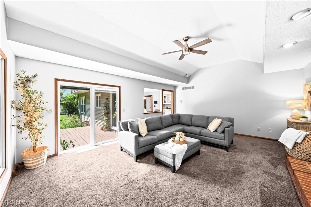 279 Ash Grove Circle Aurora OH 44202