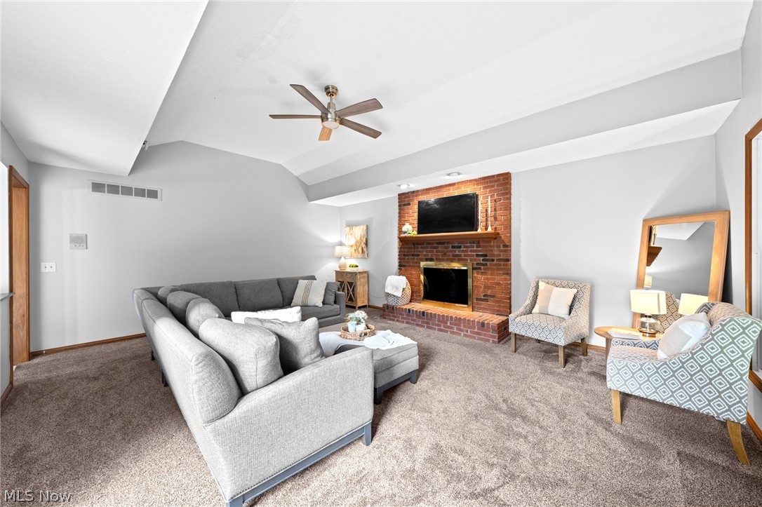 279 Ash Grove Circle Aurora OH 44202