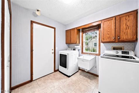 279 Ash Grove Circle Aurora OH 44202