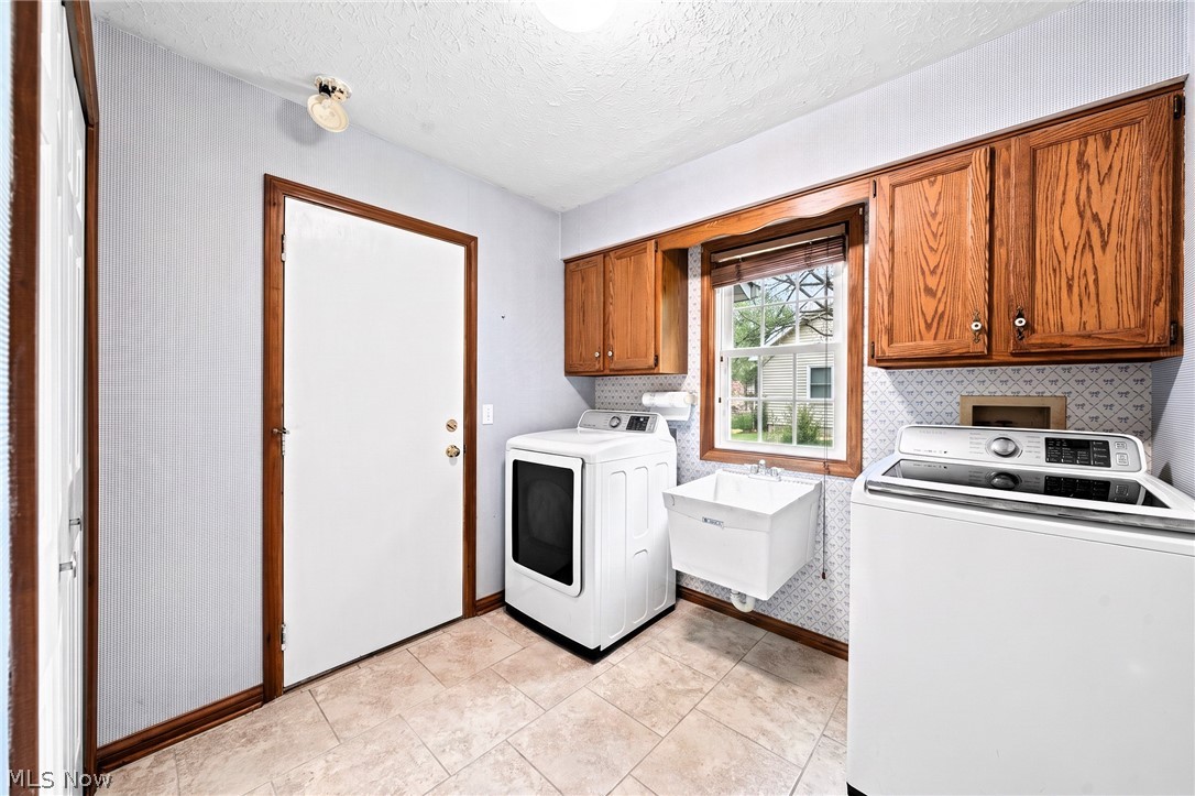 279 Ash Grove Circle Aurora OH 44202
