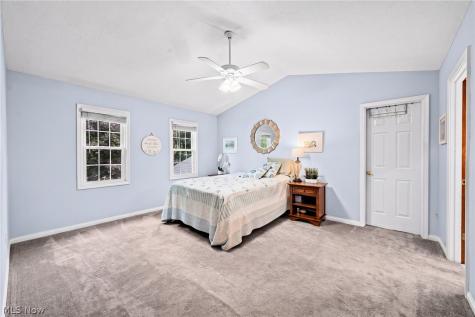 279 Ash Grove Circle Aurora OH 44202