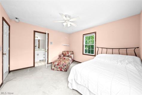 279 Ash Grove Circle Aurora OH 44202