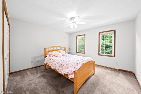 279 Ash Grove Circle Aurora OH 44202