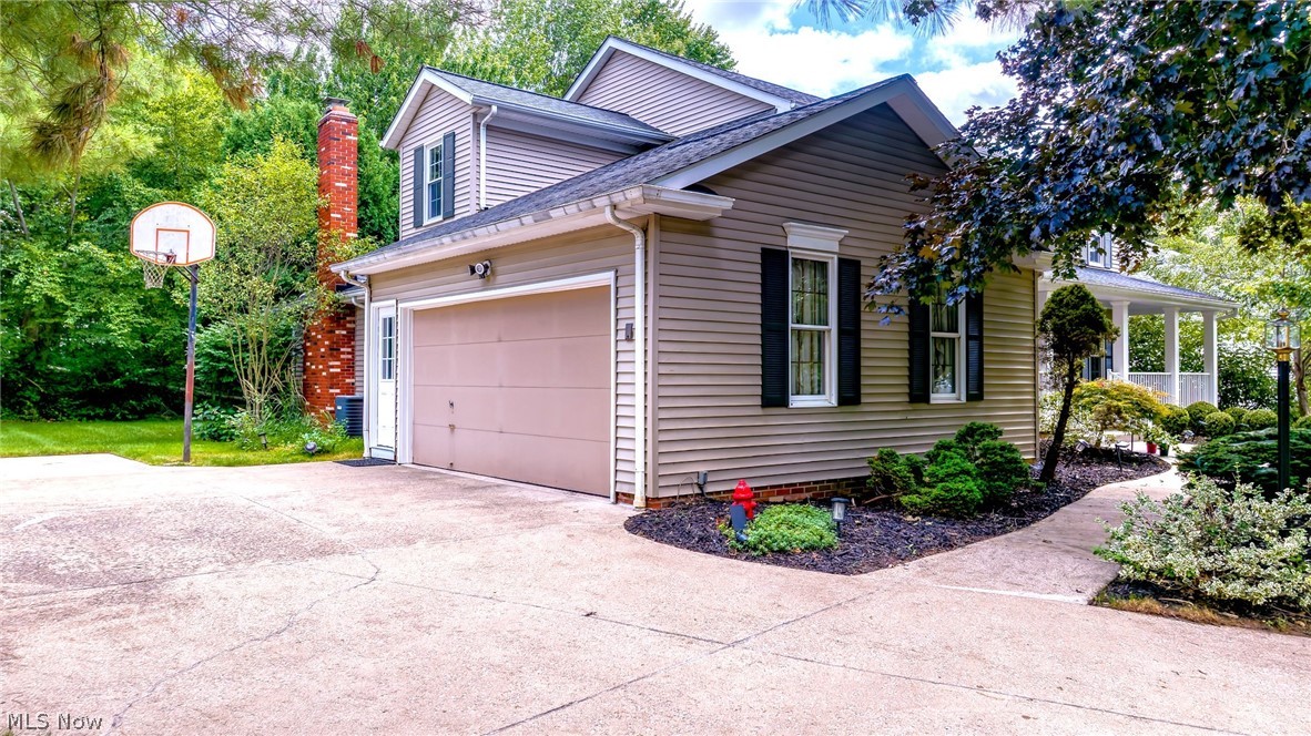 279 Ash Grove Circle Aurora OH 44202