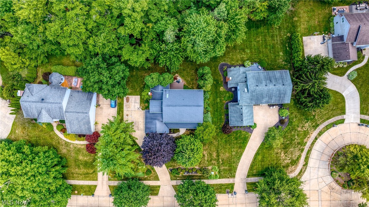 279 Ash Grove Circle Aurora OH 44202