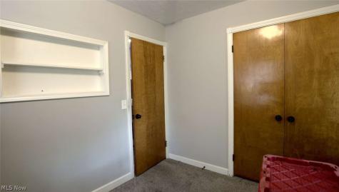 15731 Mina Avenue Cleveland OH 44135