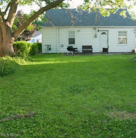 15731 Mina Avenue Cleveland OH 44135