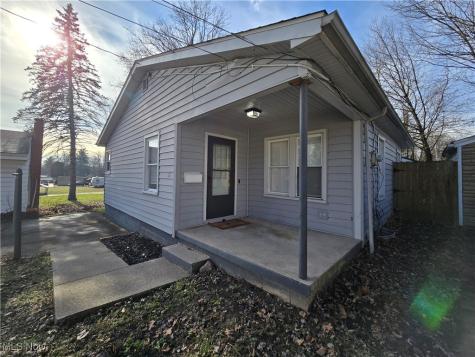 26 Bouquet Avenue Youngstown OH 44509