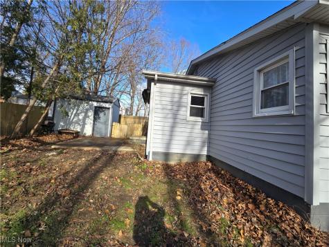 26 Bouquet Avenue Youngstown OH 44509