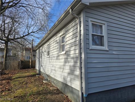 26 Bouquet Avenue Youngstown OH 44509