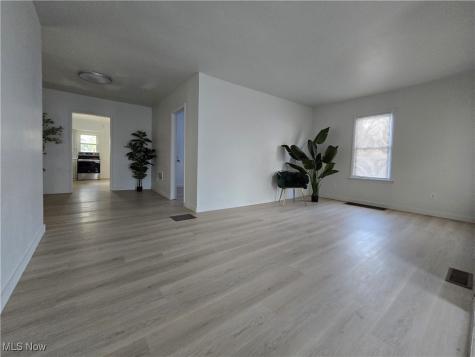 26 Bouquet Avenue Youngstown OH 44509