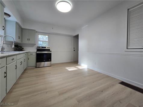 26 Bouquet Avenue Youngstown OH 44509
