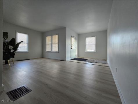 26 Bouquet Avenue Youngstown OH 44509