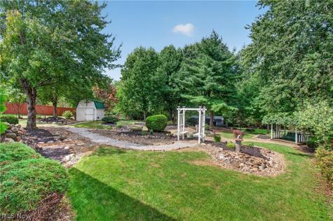 1690 Lares Lane Brunswick OH 44212