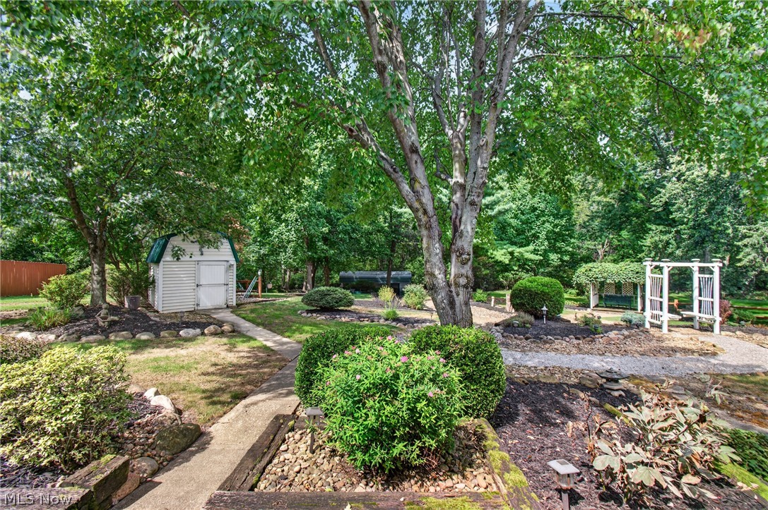 1690 Lares Lane Brunswick OH 44212