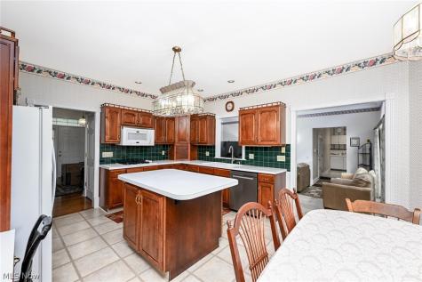 1035 Stratford Place Alliance OH 44601