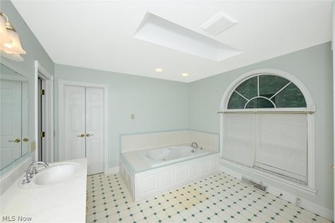 1035 Stratford Place Alliance OH 44601