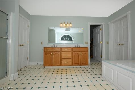 1035 Stratford Place Alliance OH 44601