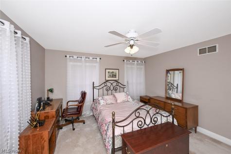 1035 Stratford Place Alliance OH 44601