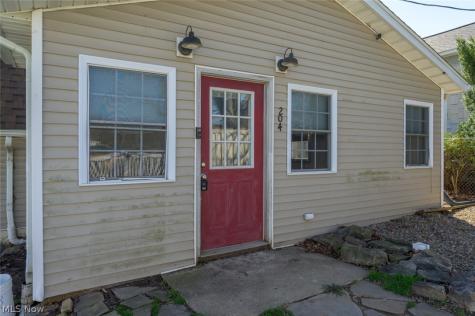 204 S Prospect Avenue Hartville OH 44632