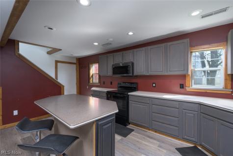 204 S Prospect Avenue Hartville OH 44632