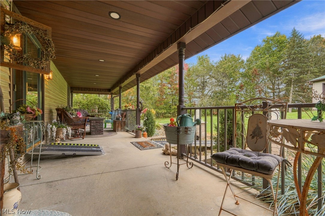 5850 Meter Road NE Mechanicstown OH 44651