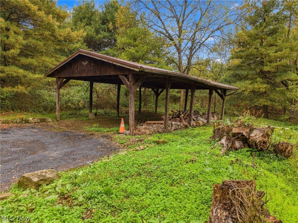 5850 Meter Road NE Mechanicstown OH 44651