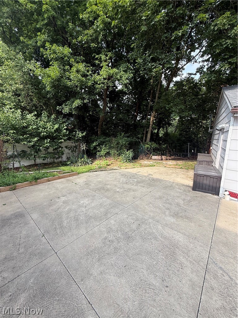 208 Poland Avenue Struthers OH 44471