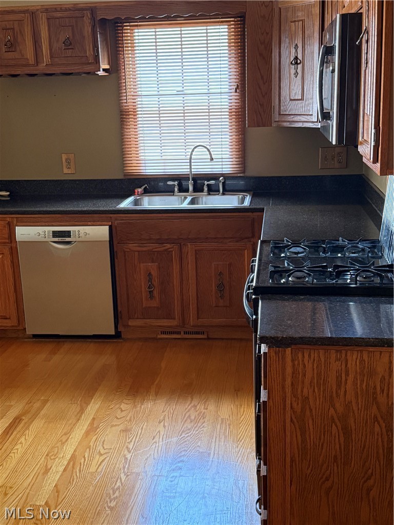 208 Poland Avenue Struthers OH 44471