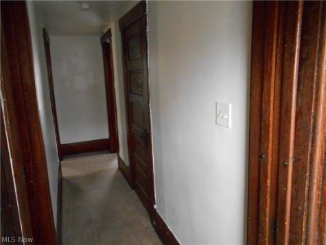 219 17th Street NW Barberton OH 44203