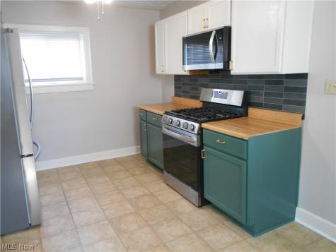 219 17th Street NW Barberton OH 44203