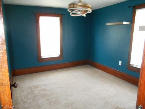 219 17th Street NW Barberton OH 44203