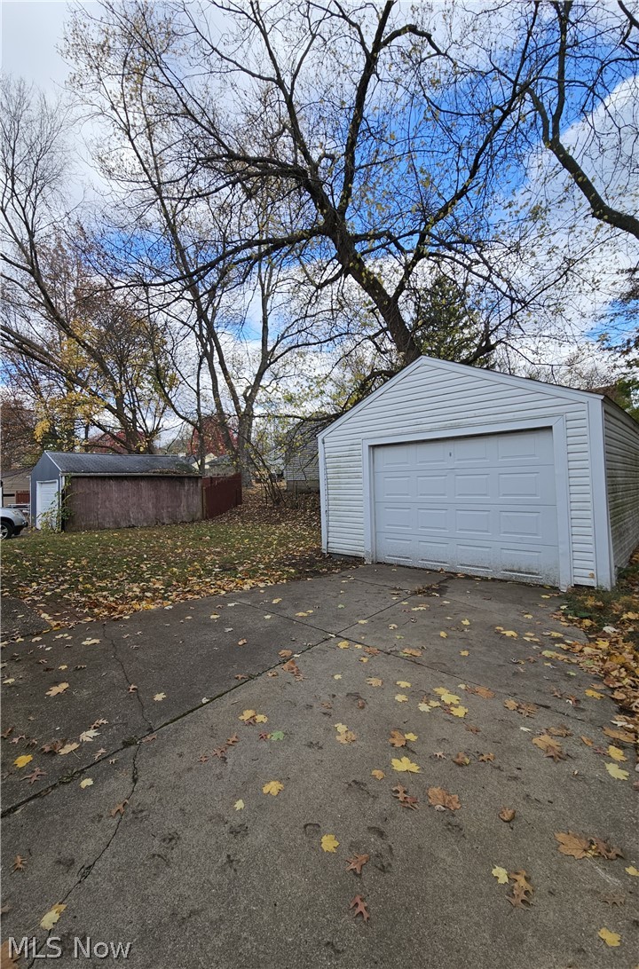 873 Kickapoo Avenue Akron OH 44305